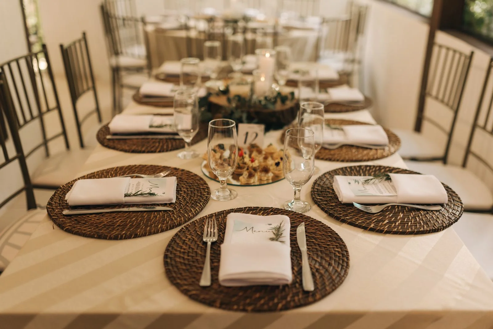 Elegant wedding reception table setting